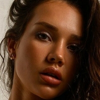 Alina Neuer Alaston