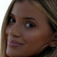 Kayla Manousselis / kaylamanousselis Alaston