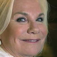 Monique van de Ven Alaston
