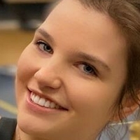 Vivien Keszthelyi Alaston